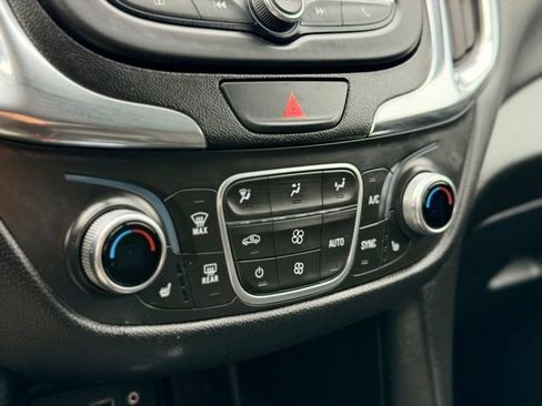 Used 2019 Chevrolet Equinox LT w/ Driver Convenience Package image 16