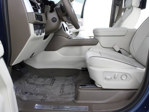 Used 2026 GMC Yukon Denali w/ Denali Reserve Package image 21