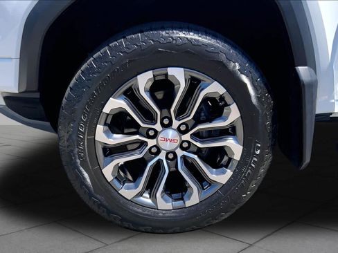Used 2023 GMC Canyon Denali AWD/4WD image 11
