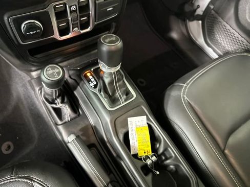 Used 2023 Jeep Wrangler Unlimited Sahara w/ Cold Weather Group AWD/4WD image 20