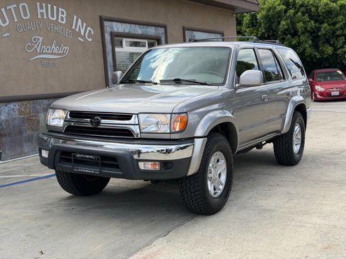 Used 2002 Toyota 4Runner SR5 image 2