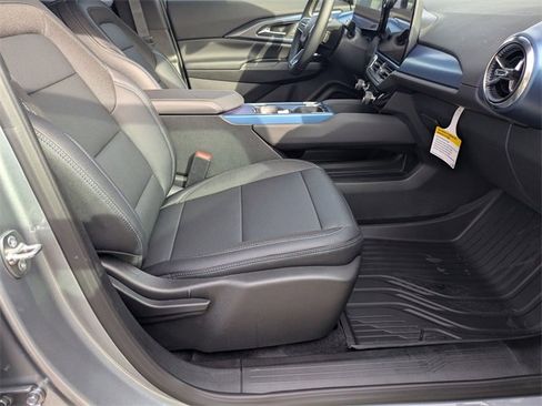 New 2026 Chevrolet Equinox EV LT image 38