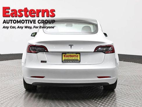 Used 2023 Tesla Model 3 Standard Range image 6