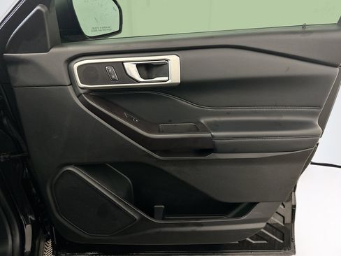 Used 2020 Ford Explorer XLT w/ Equipment Group 202A image 34