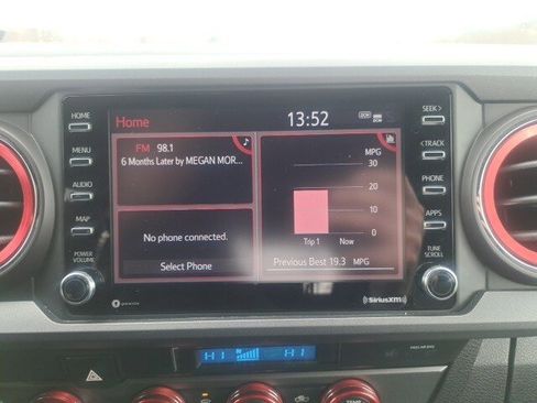 Used 2021 Toyota Tacoma TRD Off-Road image 15