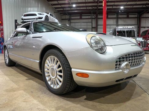 Used 2004 Ford Thunderbird Deluxe image 35