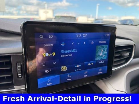 Used 2024 Ford Explorer XLT w/ Equipment Group 202A image 6