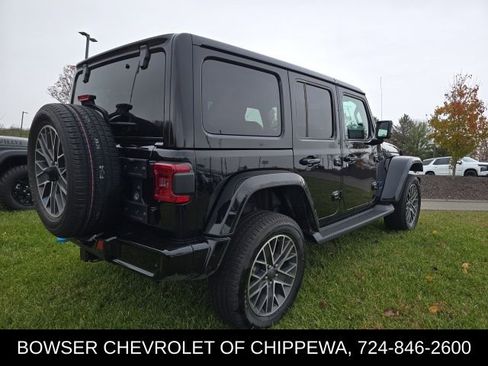 Used 2022 Jeep Wrangler Unlimited Sahara image 5