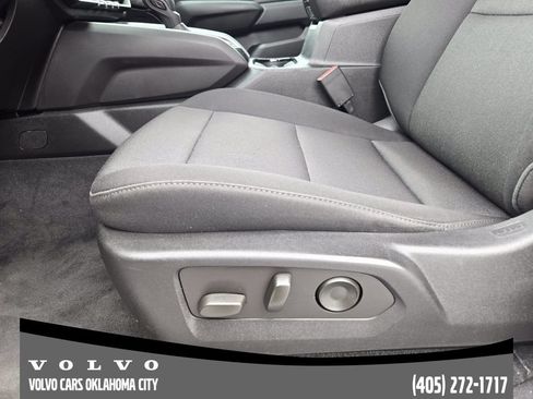 Used 2024 Chevrolet Colorado Trail Boss w/ Technology Package AWD/4WD image 18