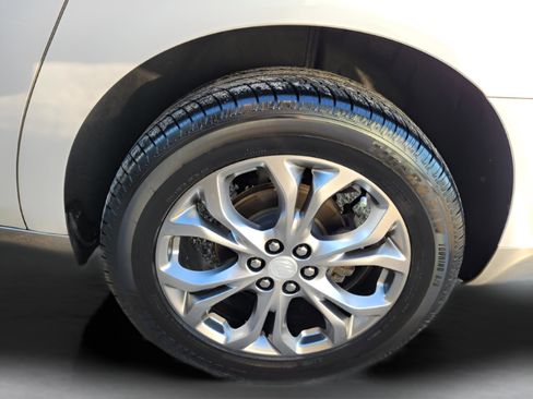 Used 2018 Buick Enclave Avenir w/ Avenir Technology Package image 28