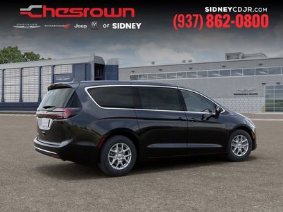 New 2027 Chrysler Pacifica Select w/ Family Tech Group