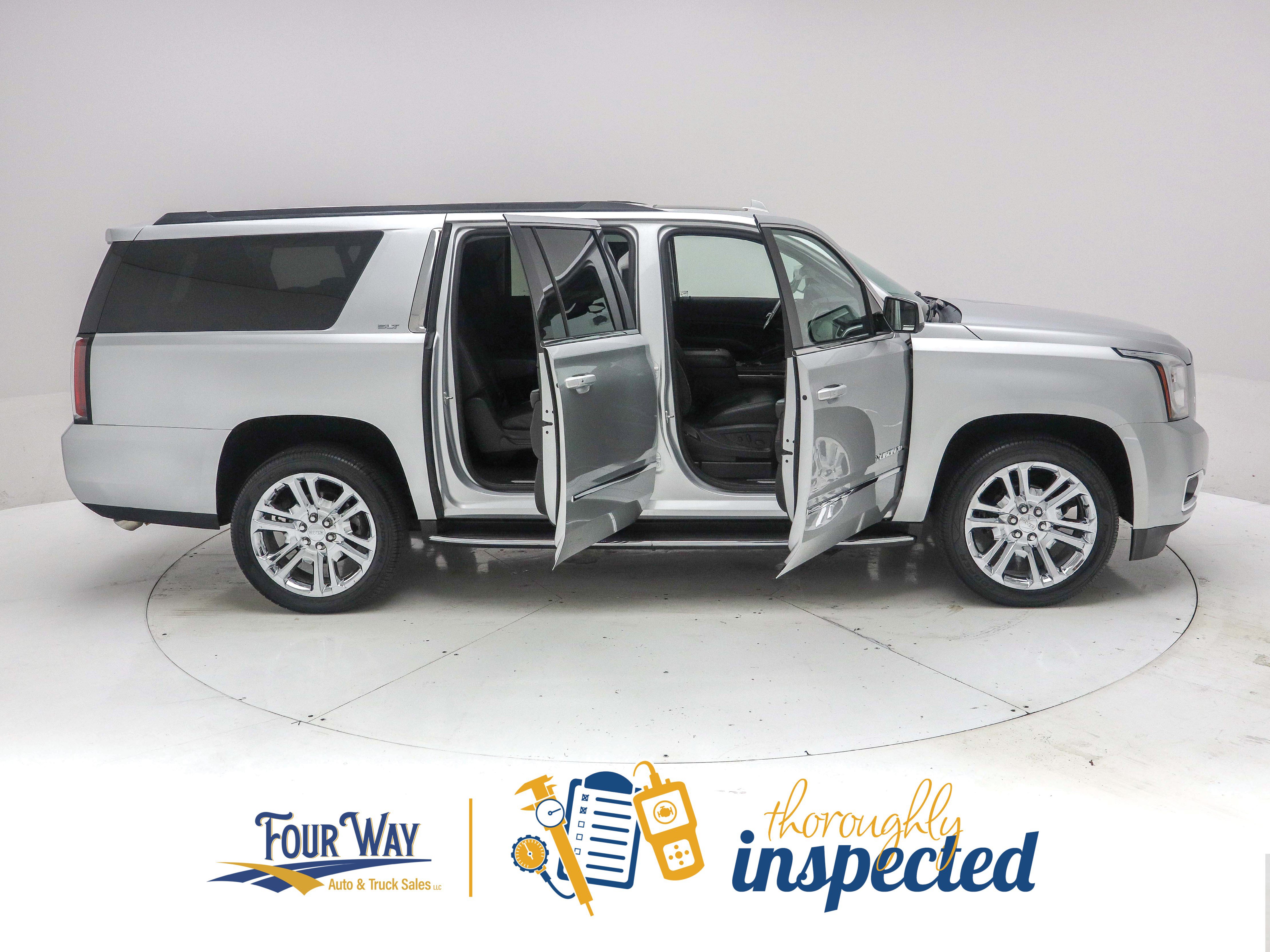 Used 2020 GMC Yukon XL SLT w/ Premium Edition AWD/4WD image 3
