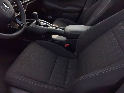 Used 2025 Honda HR-V LX image 2