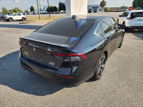 Used 2025 Honda Accord Sport image 4