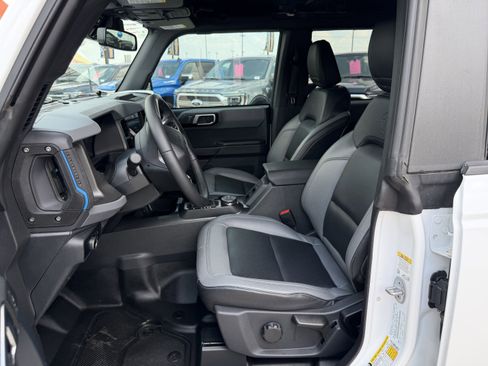 Certified 2024 Ford Bronco Black Diamond w/ Sasquatch Package AWD/4WD image 14