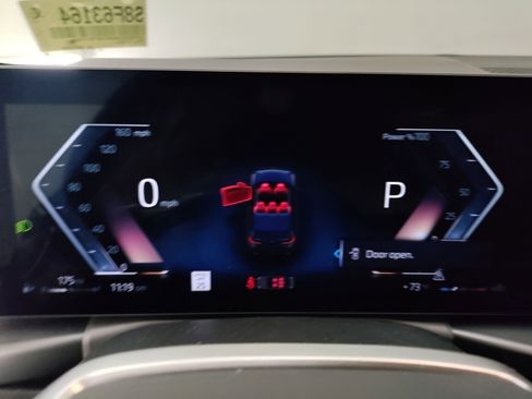 Used 2025 BMW 330i Sedan w/ Convenience Package image 17