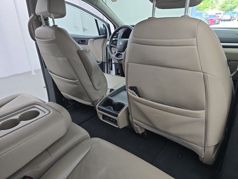 Used 2023 Honda Odyssey Touring image 11