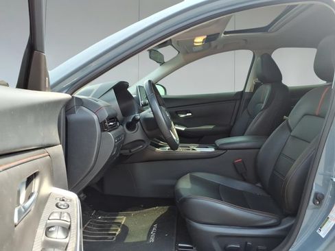 Used 2024 Nissan Sentra SR w/ SR Premium Package FWD image 15