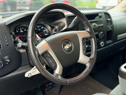 Used 2009 Chevrolet Silverado 1500 LT w/ Power Pack Plus AWD/4WD image 6