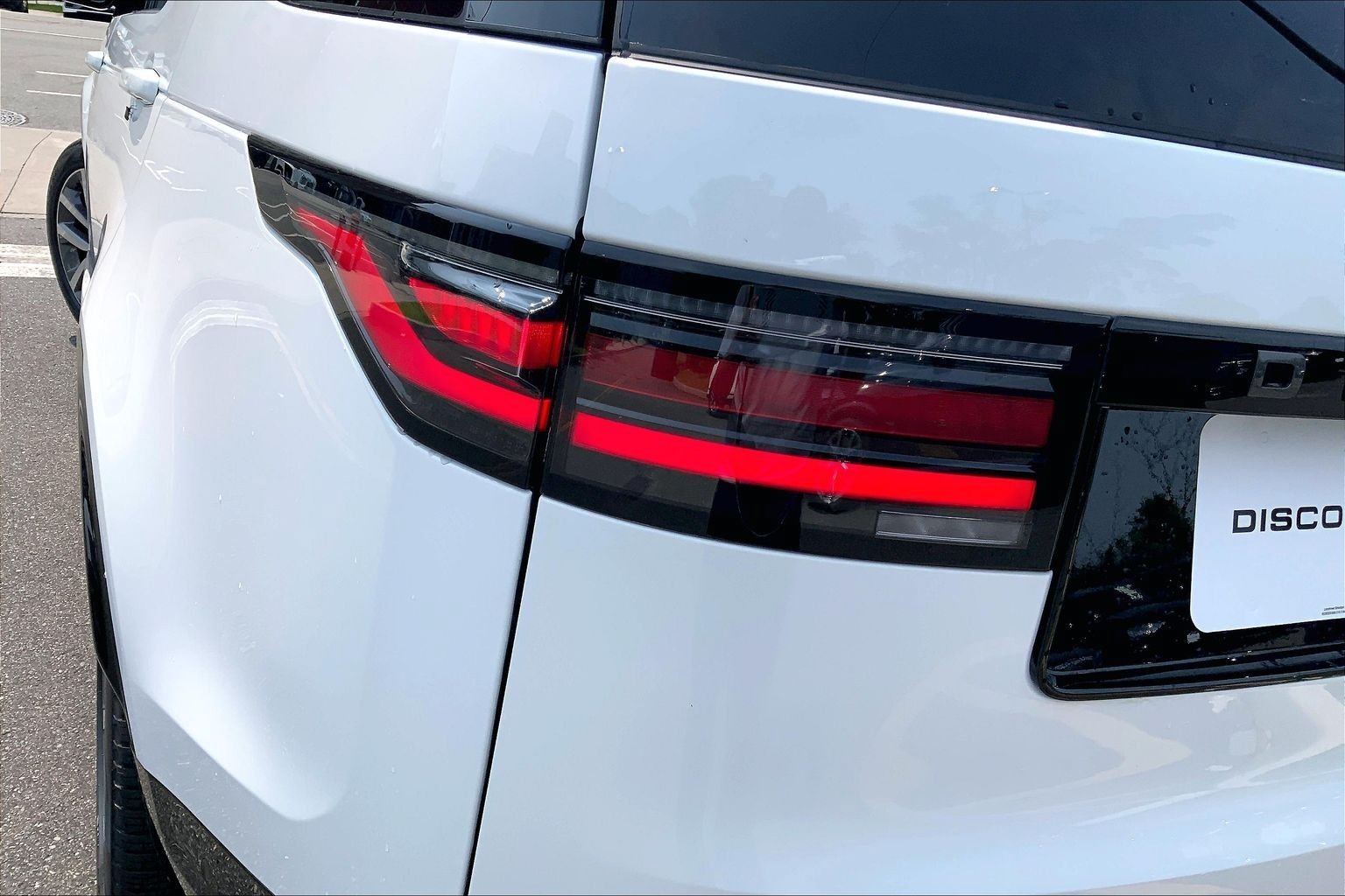 New 2026 Land Rover Discovery Dynamic SE AWD/4WD image 14