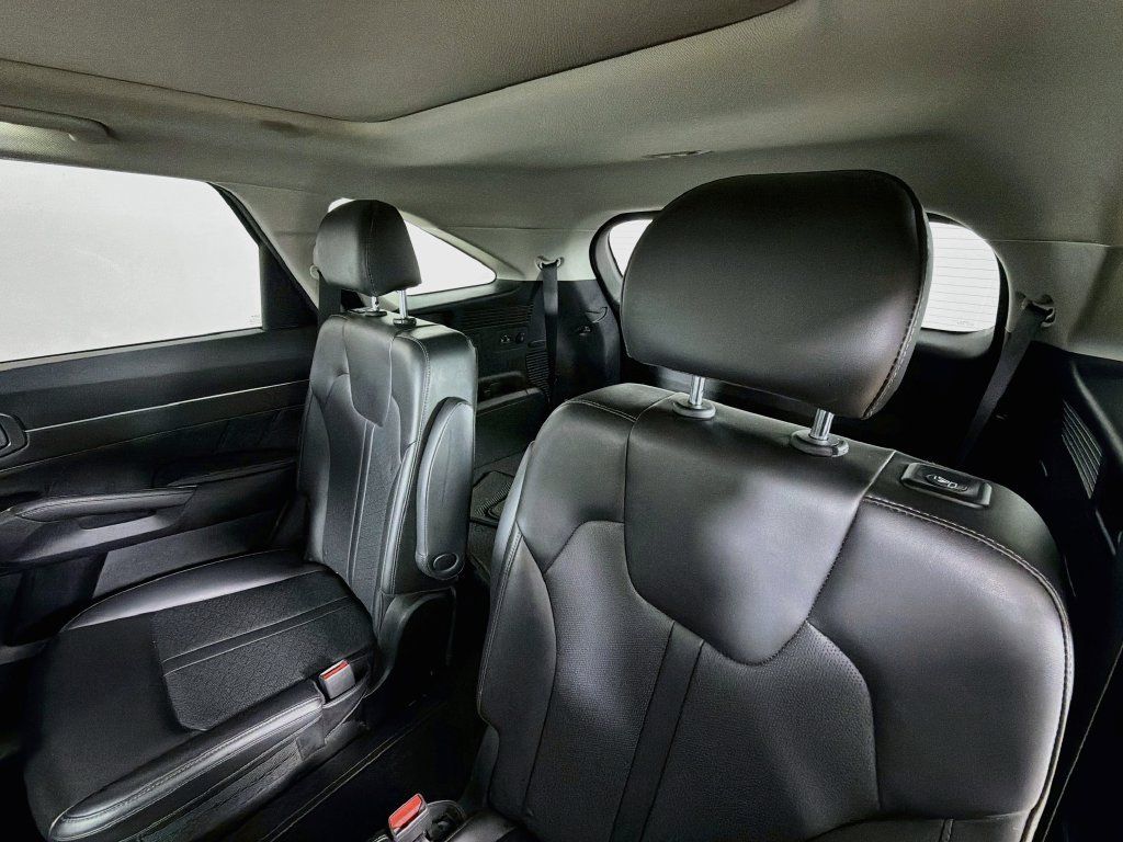 Used 2023 Kia Sorento SX AWD/4WD image 25