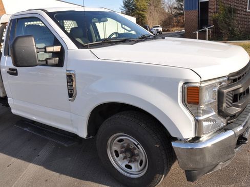 Used 2021 Ford F250 XL w/ Power Equipment Group RWD image 8
