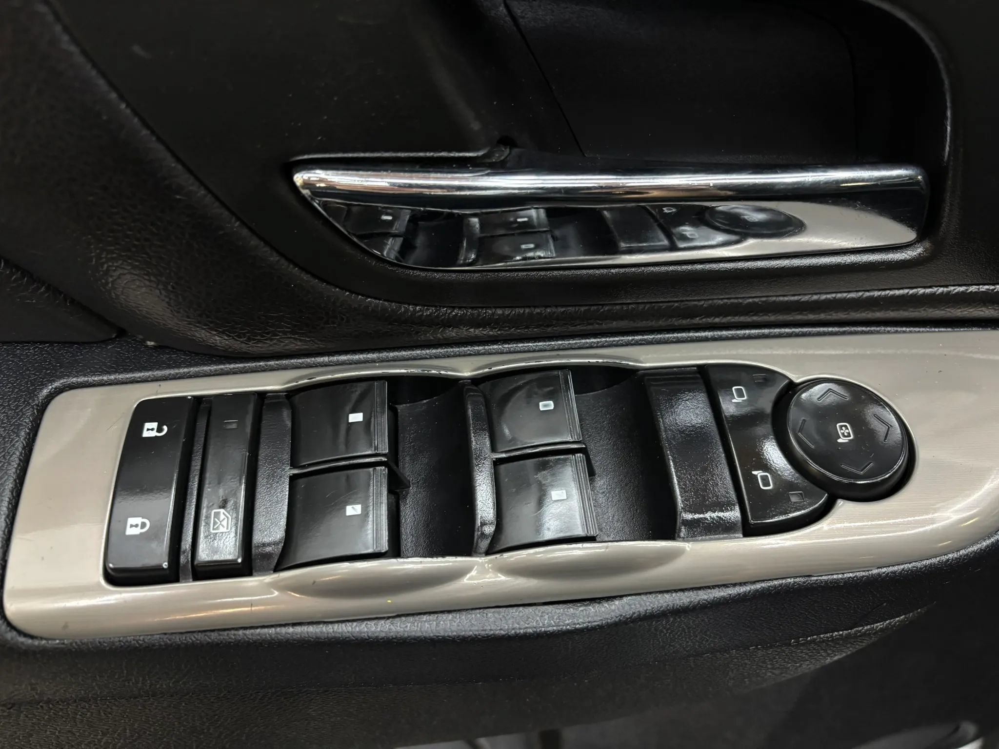 Used 2014 Chevrolet Silverado 3500 LTZ w/ LTZ Plus Package AWD/4WD image 25