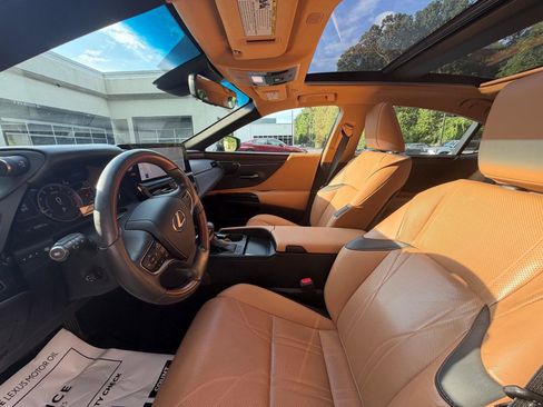 Certified 2024 Lexus ES 350 Ultra Luxury FWD image 3