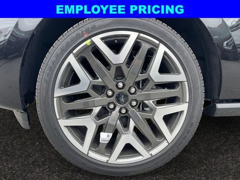 New 2026 Ford Expedition Max Platinum w/ Platinum Ultimate Package AWD/4WD image 14