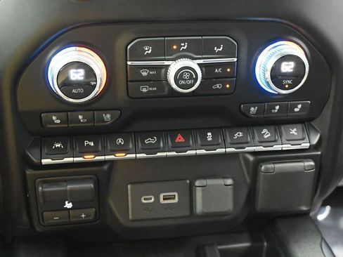 Used 2019 GMC Sierra 1500 Denali w/ Denali Ultimate Package AWD/4WD image 17