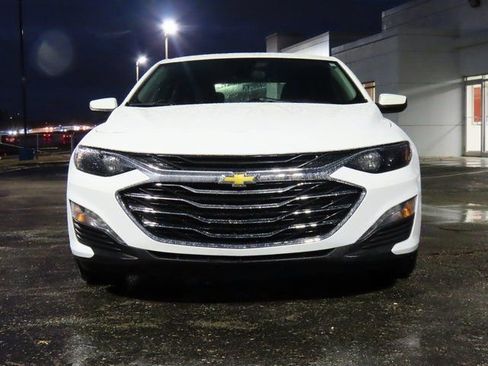 Used 2023 Chevrolet Malibu LT image 2