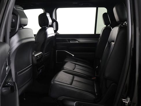Used 2024 Jeep Wagoneer Series II AWD/4WD image 35