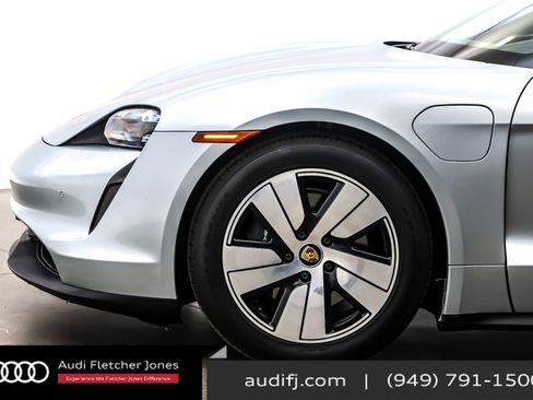Used 2023 Porsche Taycan image 10