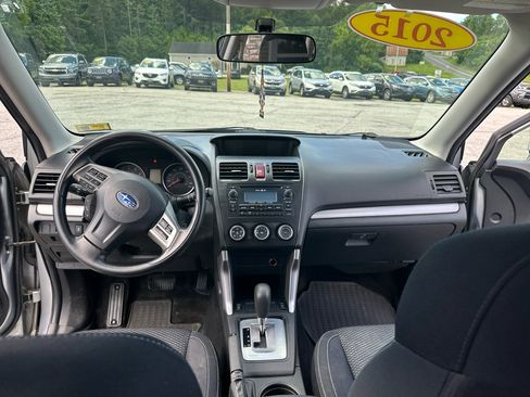 Used 2017 Subaru Forester 2.5i Premium image 8