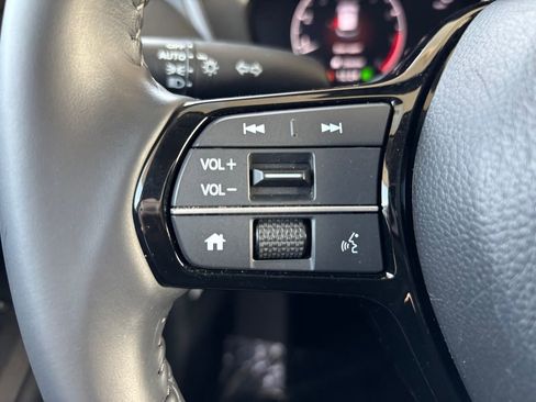 Used 2023 Honda HR-V EX-L image 11