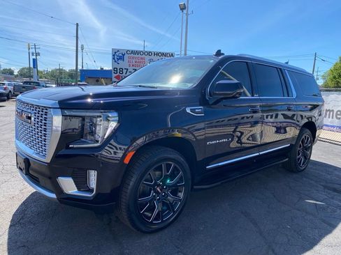 Used 2024 GMC Yukon XL Denali AWD/4WD image 7