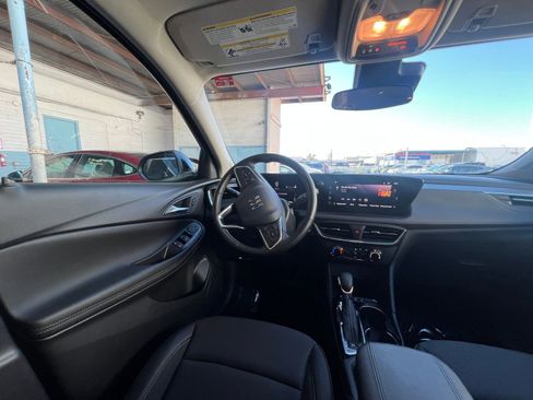Used 2025 Buick Encore GX Preferred image 36