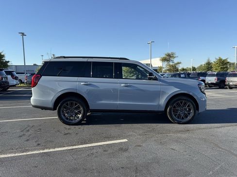 New 2025 Ford Expedition Platinum w/ Stealth Performance Package image 9