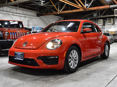 Used 2019 Volkswagen Beetle 2.0T S image 5