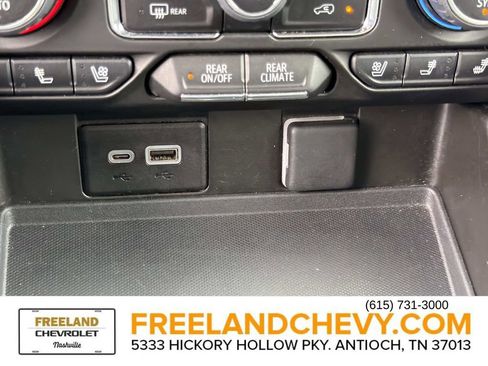 Used 2023 Chevrolet Suburban Premier image 35