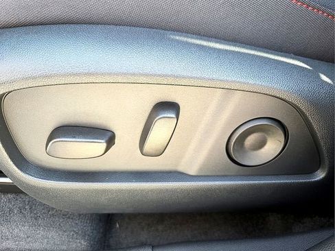New 2026 Chevrolet Equinox RS w/ Convenience Package III FWD image 17
