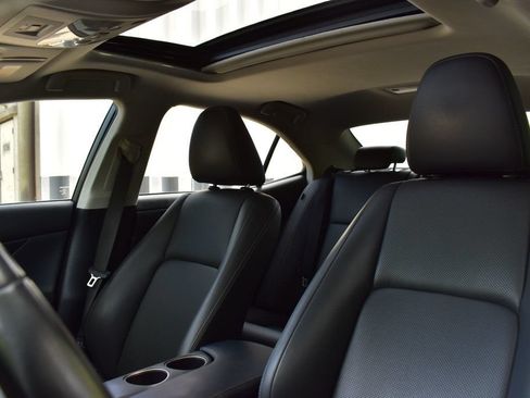 Used 2016 Lexus IS 200t RWD image 13