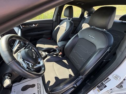 Used 2022 Kia Forte GT-Line image 40