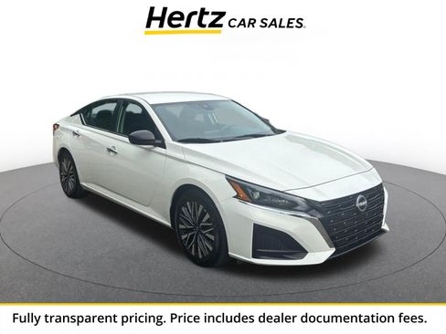 Used 2025 Nissan Altima 2.5 SV FWD image 1
