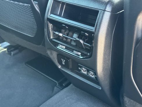 Certified 2024 Jeep Grand Cherokee Altitude AWD/4WD image 17