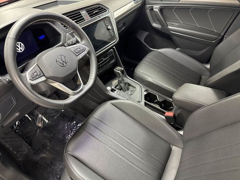 Used 2023 Volkswagen Tiguan SE FWD image 9
