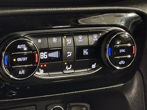 Used 2023 Buick Encore GX Select w/ Sport Touring Package image 23