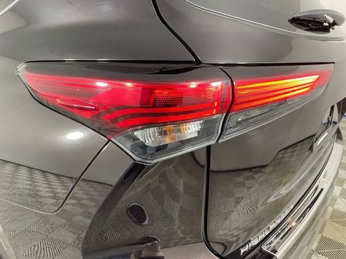 Used 2022 Toyota Highlander Platinum AWD/4WD image 21