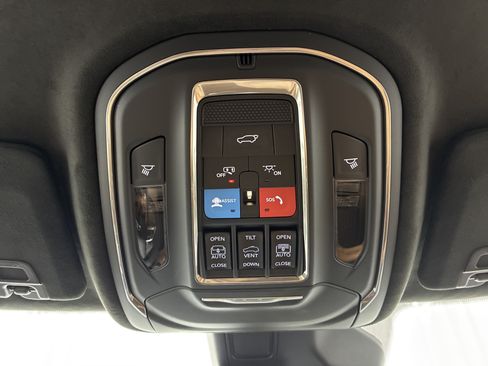 Certified 2025 Jeep Grand Cherokee Summit AWD/4WD image 24