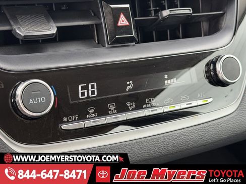 Used 2025 Toyota Corolla LE image 20